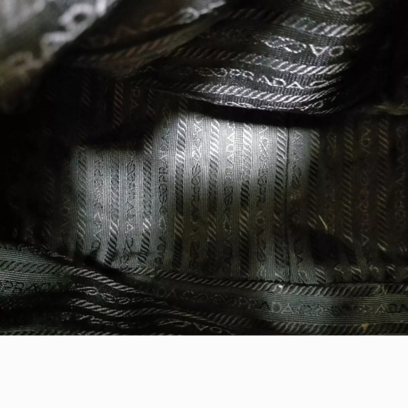 💖Authenic Prada Nylon & Leather Trim #31 - Picture 8 of 8